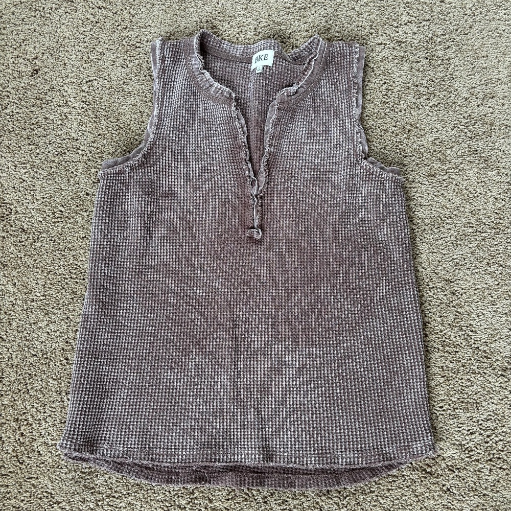 BKE sleeveless waffle stitched shirt